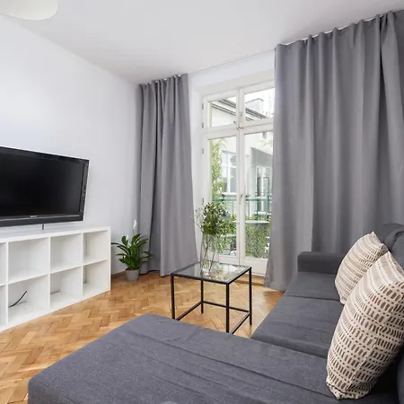 Smoky Pearl Ap-1Br With Balcony-Old Town-2